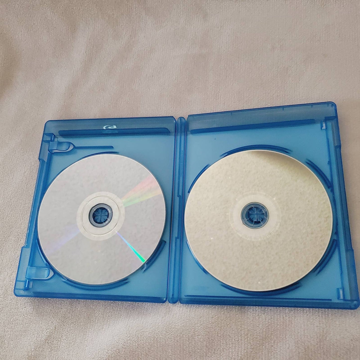 Despicable Me Universal Studios Blu-ray & DVD Bundle W/ 3 Mini-Movies. A blast for all ages! New