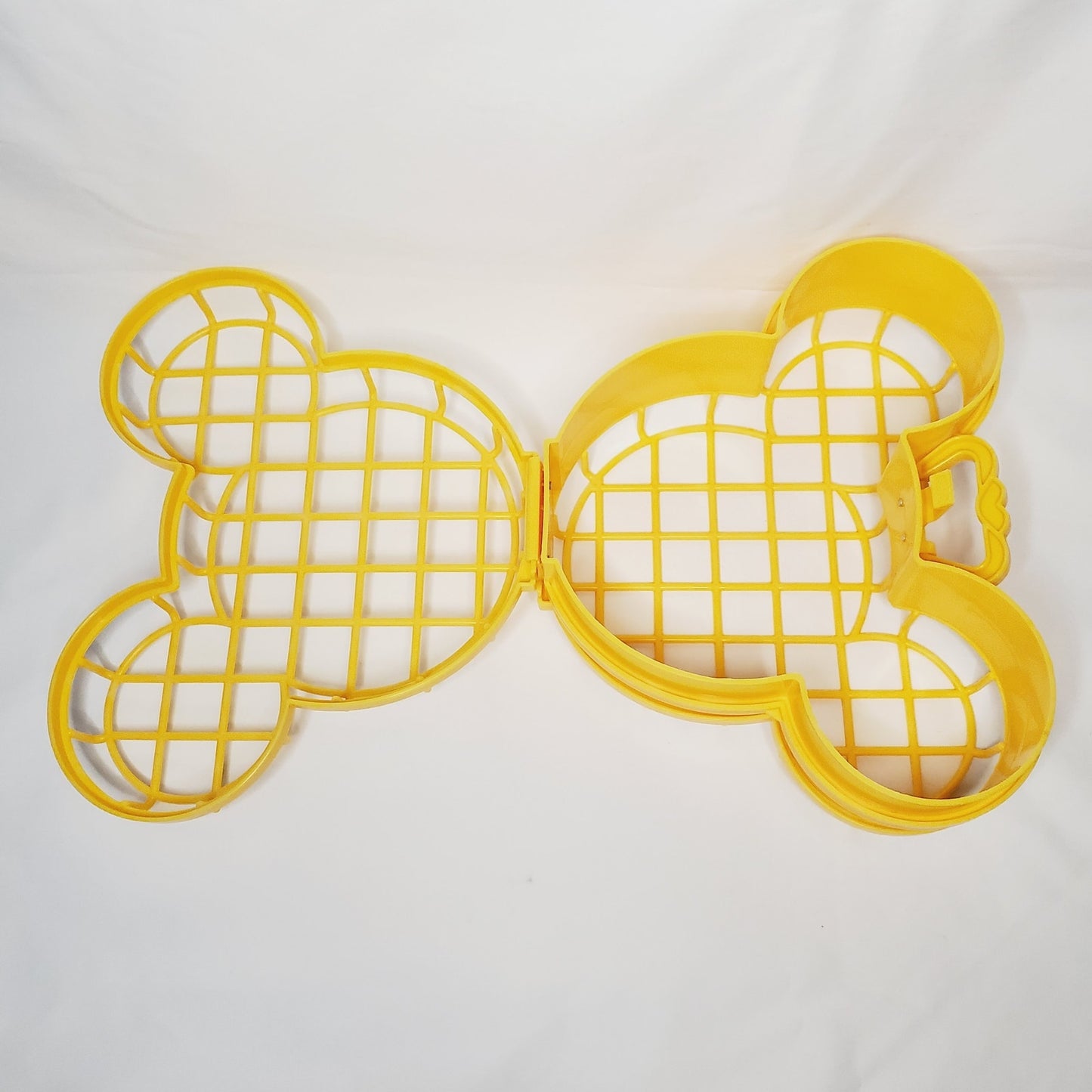 Disney Mickey Mouse Yellow Plastic Beach Day Basket/Purse Toy. No tools - NWOT