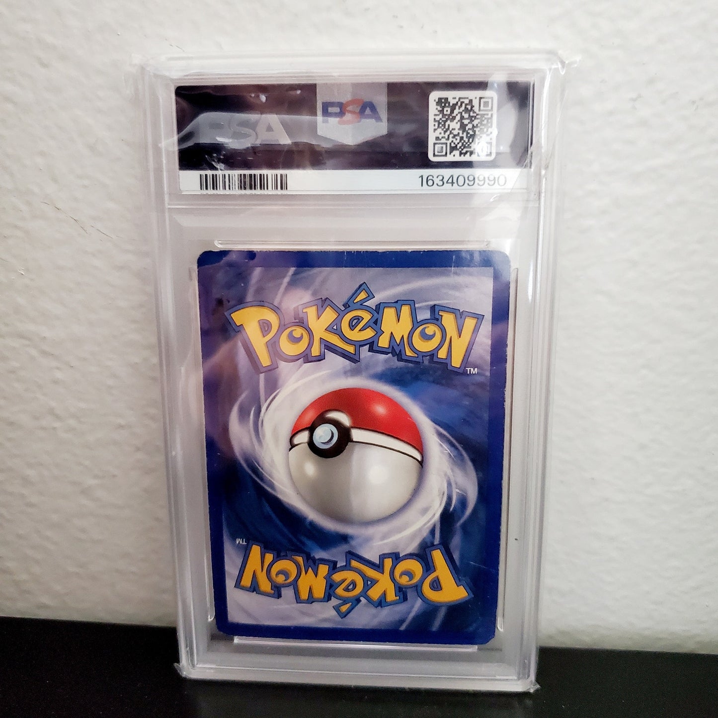 '99 PSA Graded Charizard Holo Shadowless in Plastic Protector Pokemon 4/102
