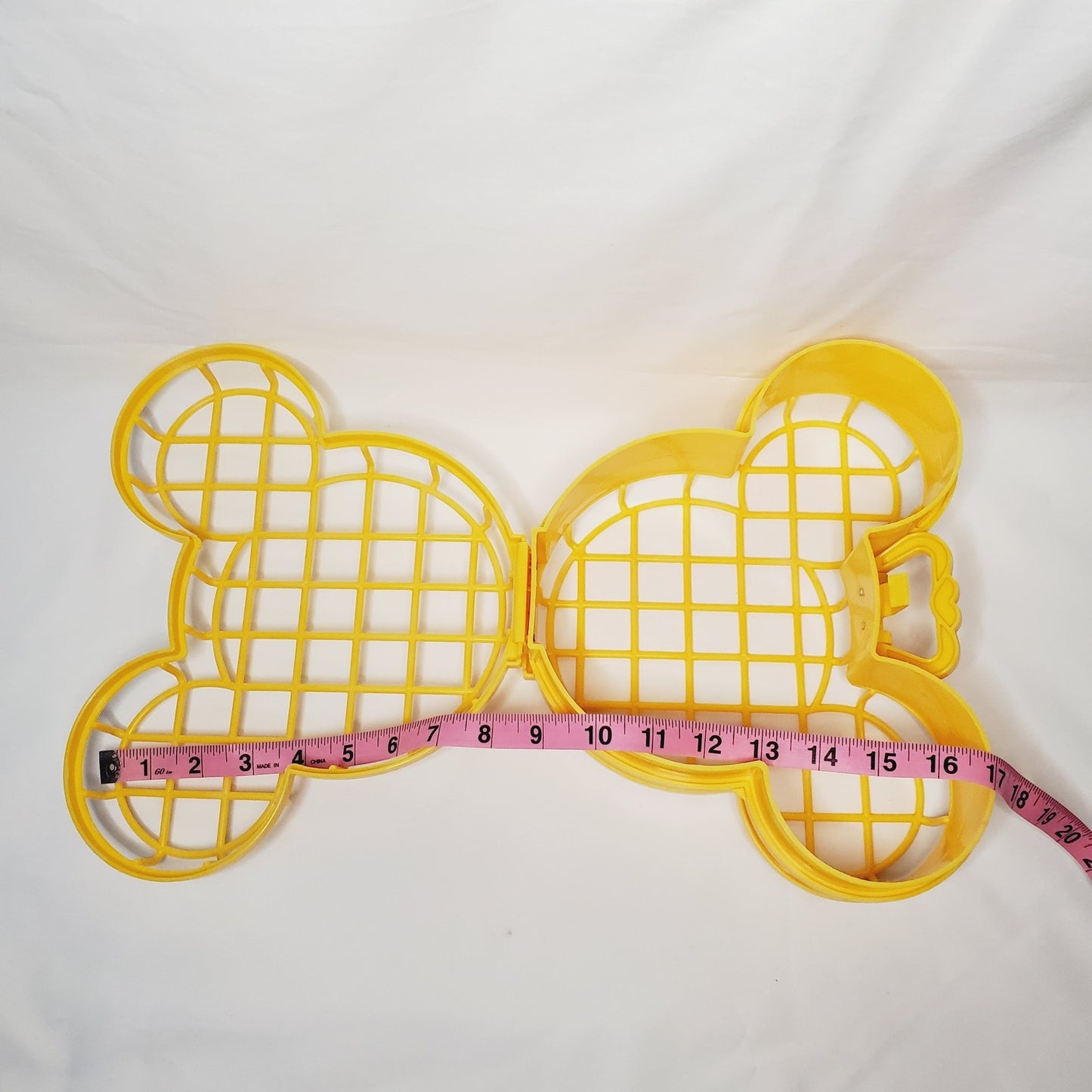 Disney Mickey Mouse Yellow Plastic Beach Day Basket/Purse Toy. No tools - NWOT