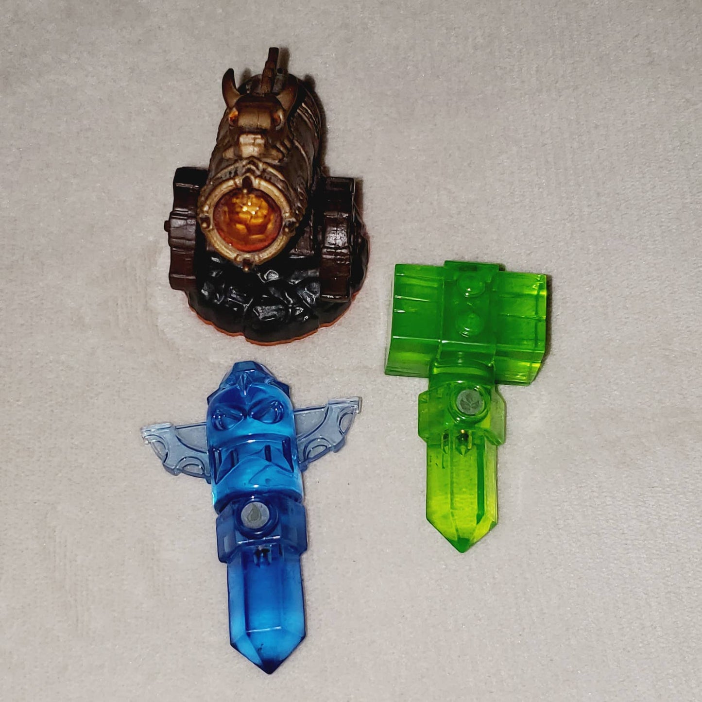 Skylanders Bundle. 7 Figurines w/ Accessories. Snap Shot, Tree Rex & More