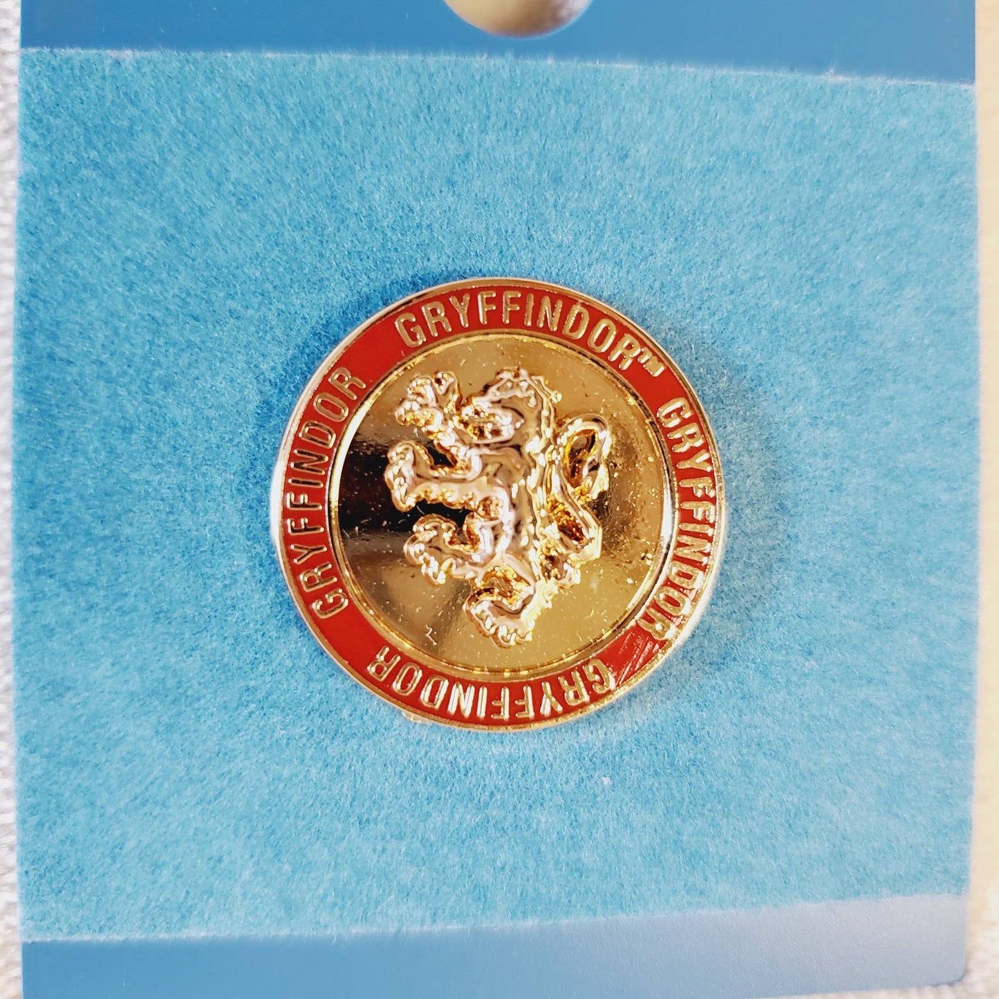 Harry Potter Universal Wizarding World of Harry Potter Gryffindor Trading Collector Pin - NWOT