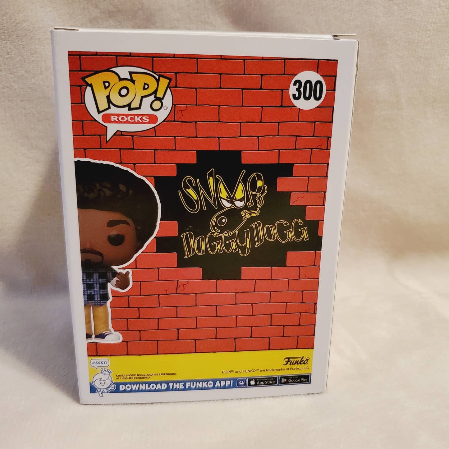 Snoop Dogg Funko POP! Rocks 300. Vinyl Figurine. Released 2022 - NIB