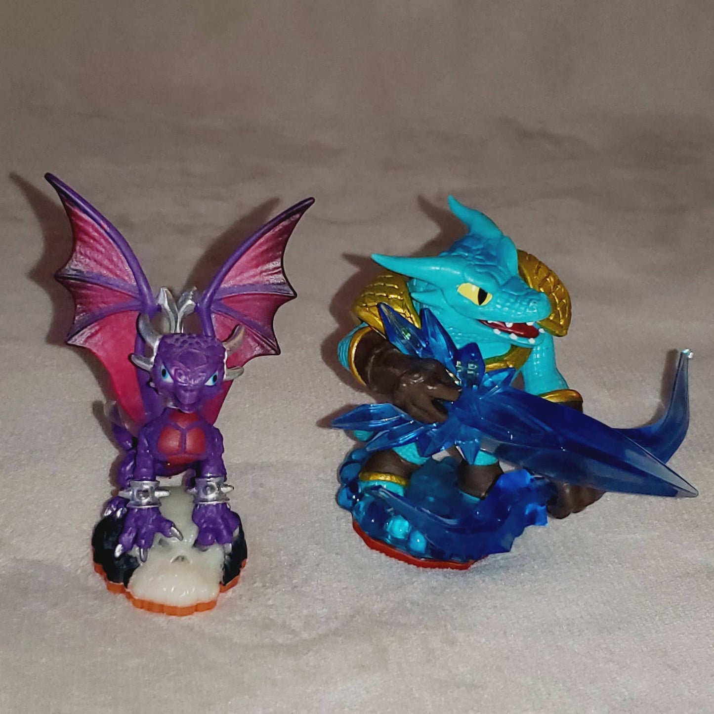 Skylanders Bundle. 7 Figurines w/ Accessories. Snap Shot, Tree Rex & More